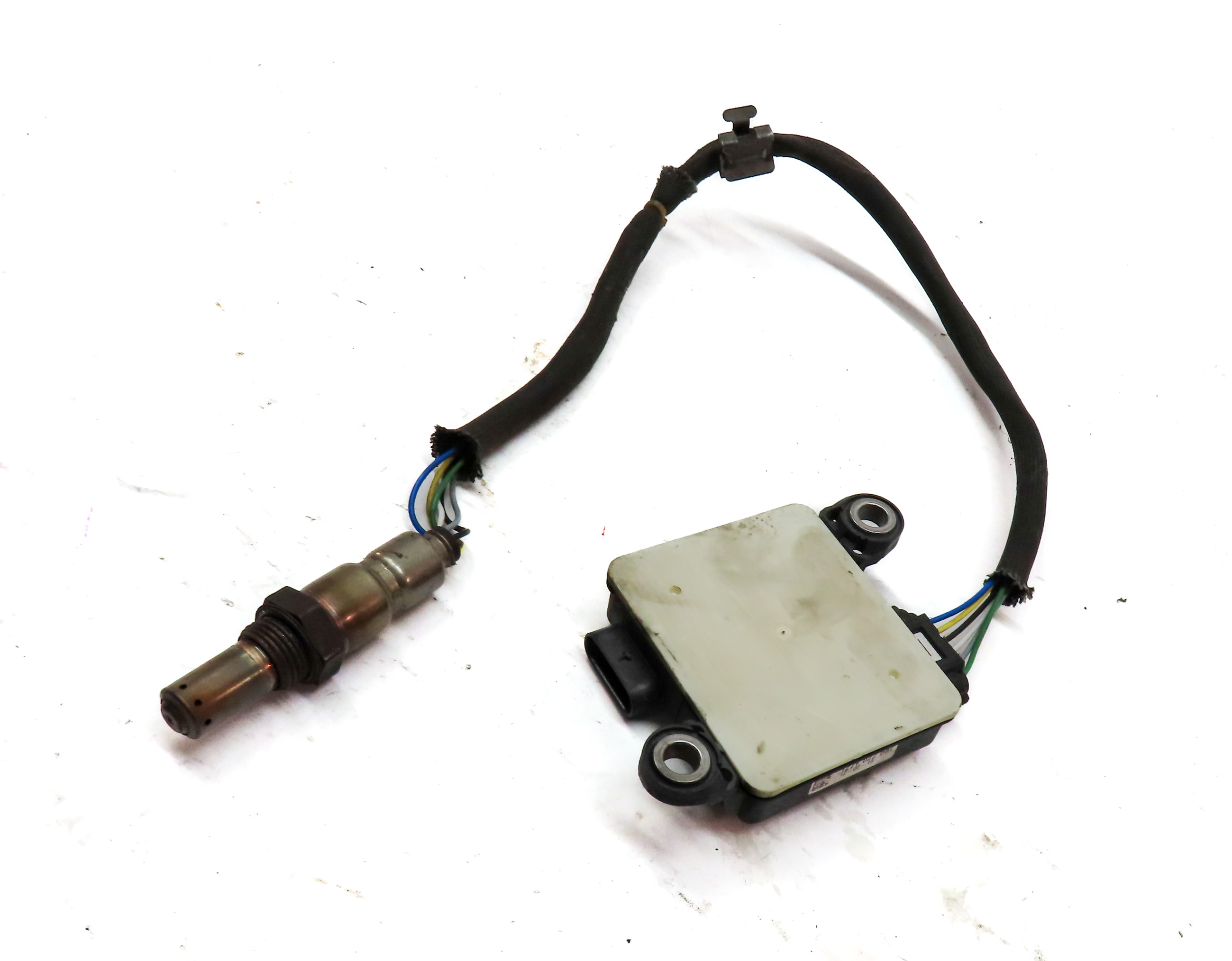 2016 RANGE ROVER SPORT (L494) 3.0L DIESEL ENGINE NITROGEN OXIDE NOX SENSOR — exact item pictured